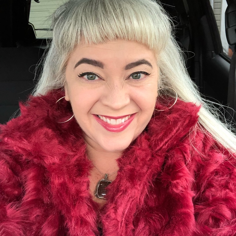 Meet your Posher, Jacqueline